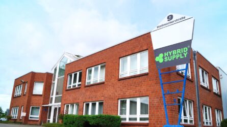 HybridSupply Ltd. was established in October 2006 by three partners in Beckum (Westphalia). The managing director Oskar Kowalski was only 21 years old and in the first year of his apprenticeship as a wholesale and export merchant.